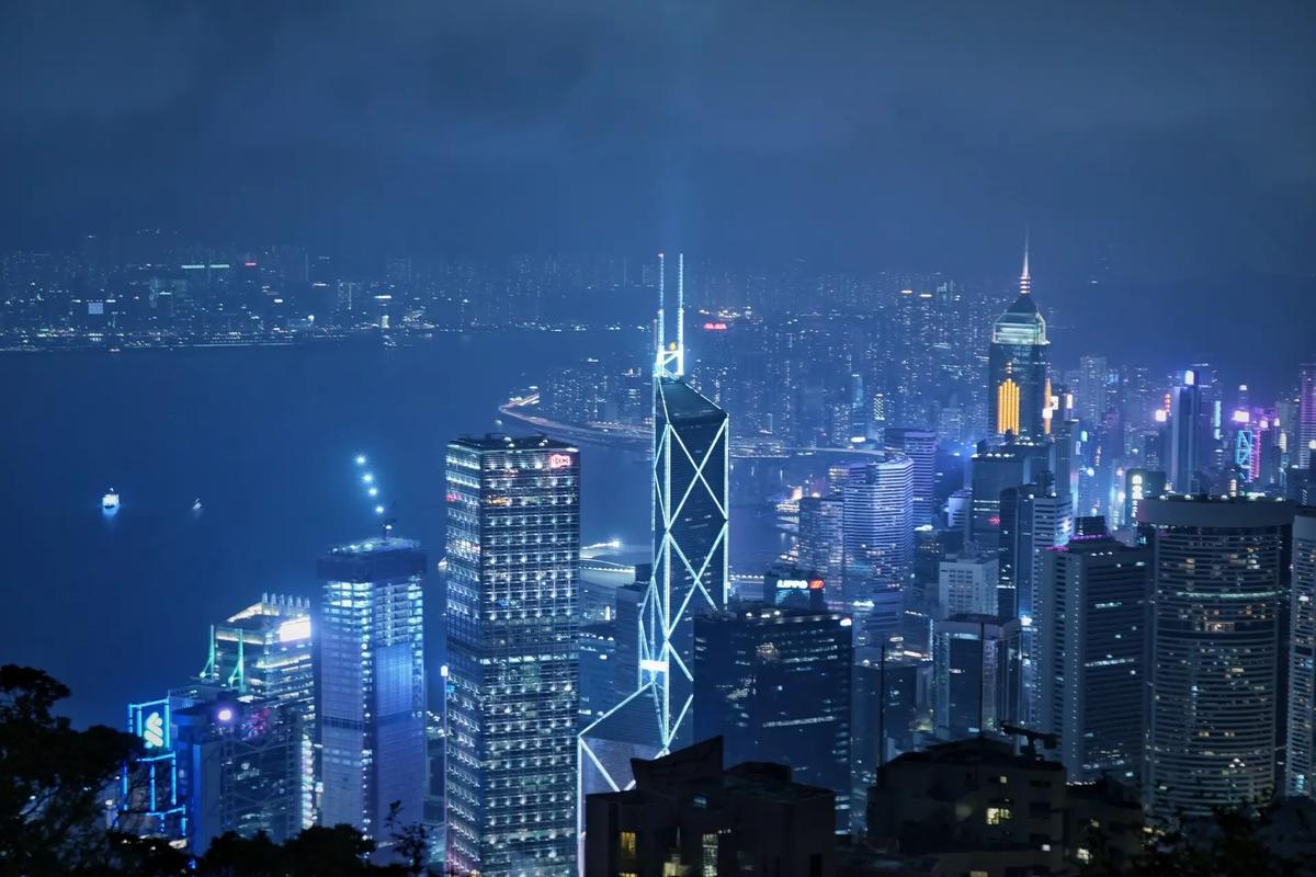 2025年香港公司开户新趋势：合规升级、数字化加速与行业适配深化